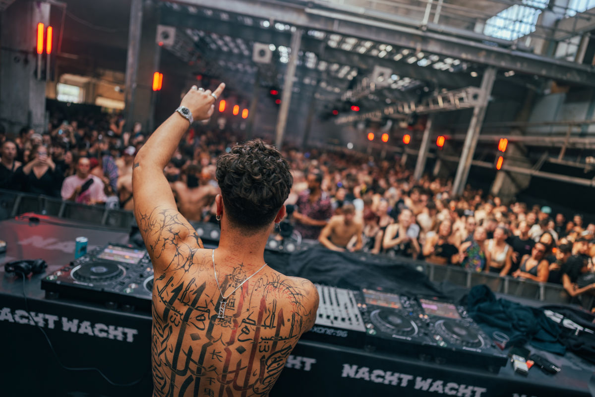 Loading... just a sec